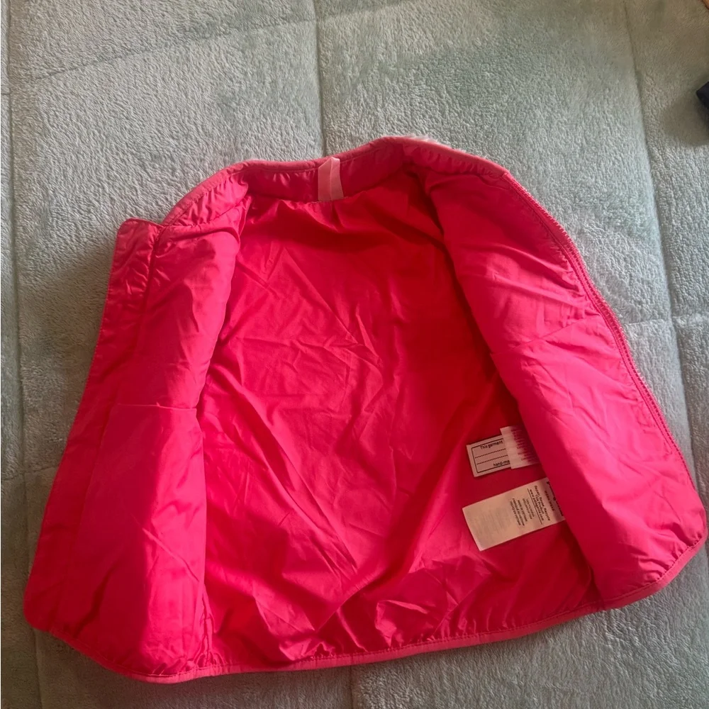Patagonia Cream and Pink Fleece Vest - Picture 4 of 11
